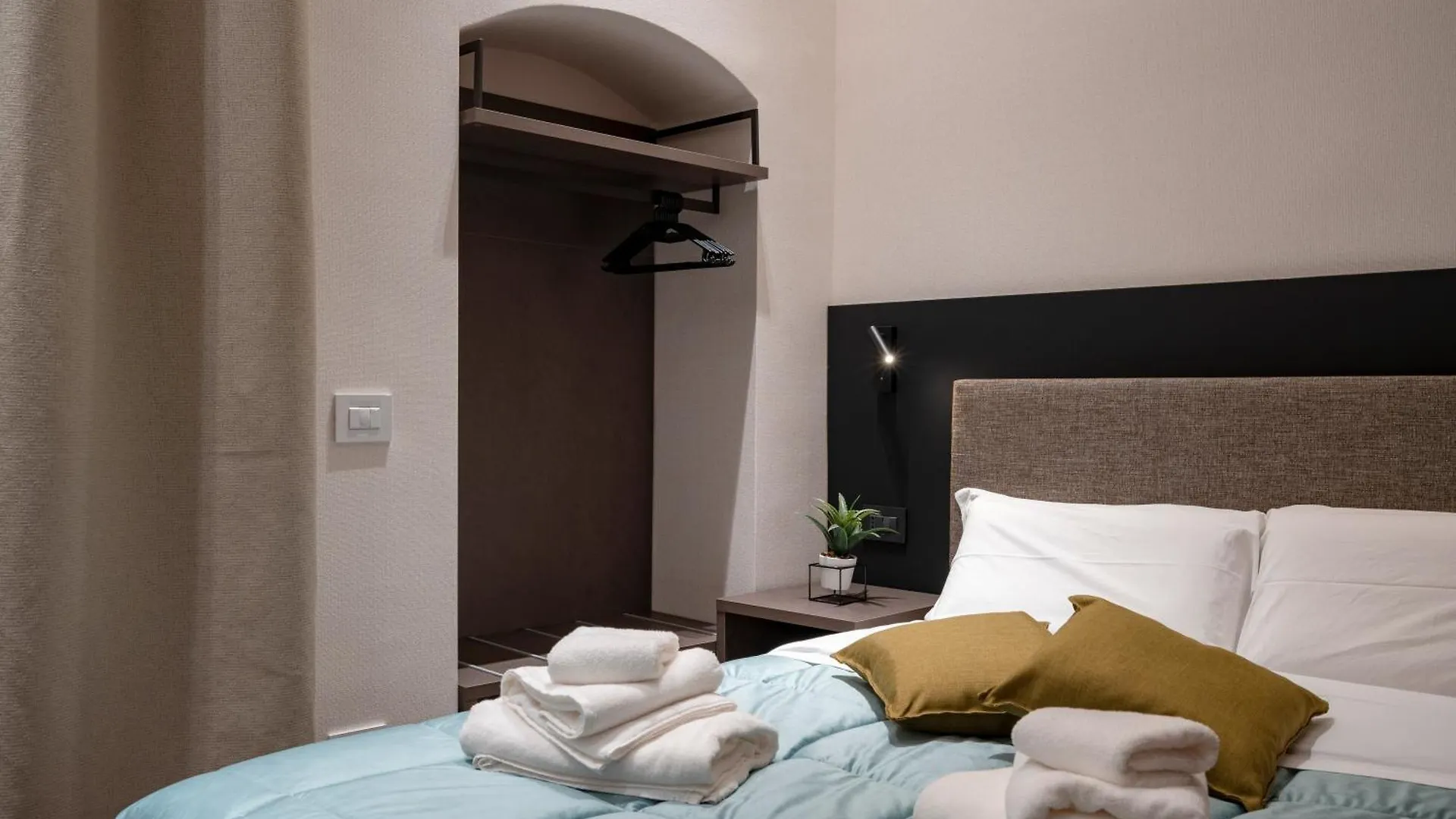 Aparthotel 4 Season Cognetti Bari 0*,  Włochy