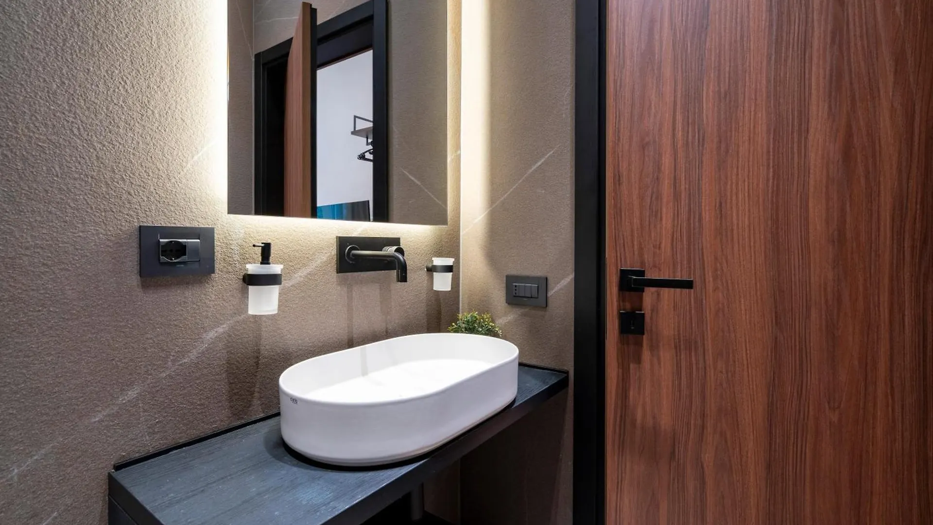 Aparthotel 4 Season Cognetti Bari 0*,